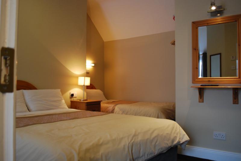 Chambre Triple avec Salle de Bains Privative