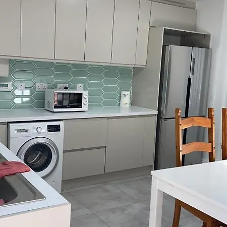 An En-Suite Room Near The City-2
